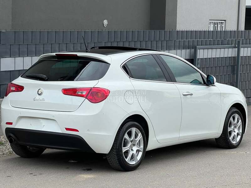Alfa Romeo Giulietta Pano/CH/Distincive