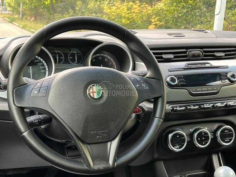 Alfa Romeo Giulietta Pano/CH/Distincive