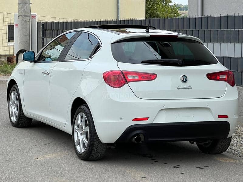 Alfa Romeo Giulietta Pano/CH/Distincive