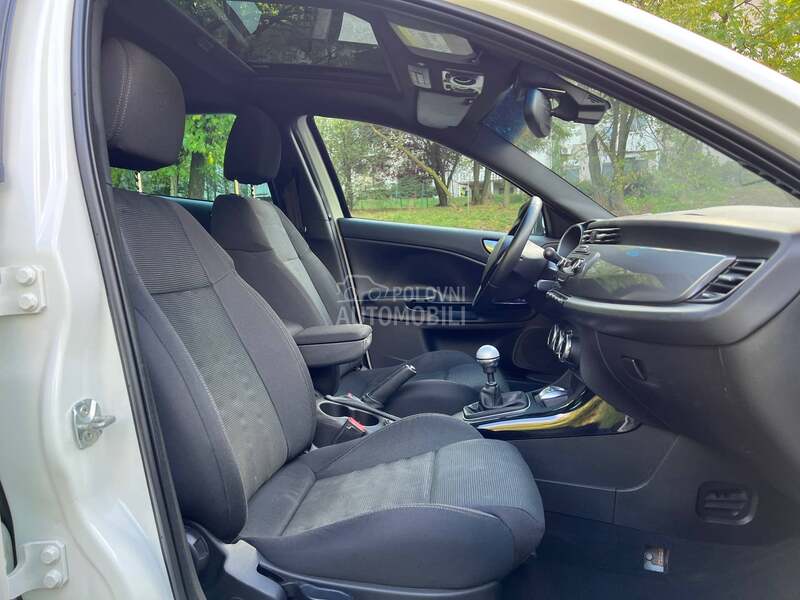 Alfa Romeo Giulietta Pano/CH/Distincive