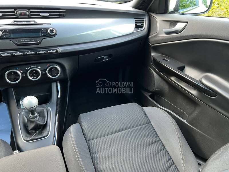 Alfa Romeo Giulietta Pano/CH/Distincive