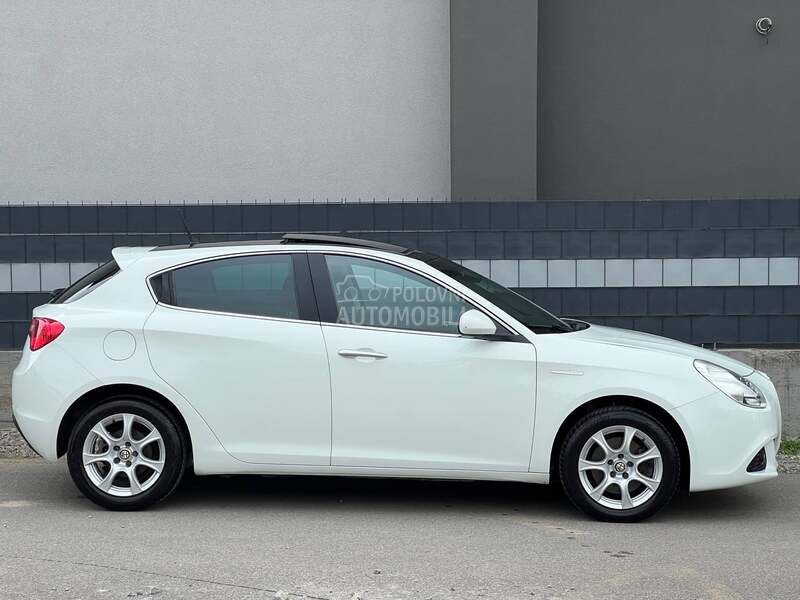 Alfa Romeo Giulietta Pano/CH/Distincive