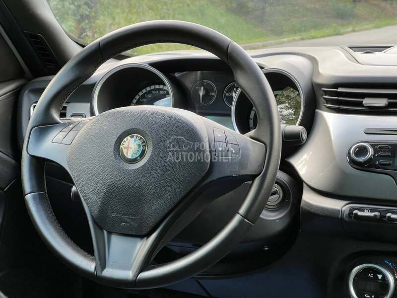 Alfa Romeo Giulietta Pano/CH/Distincive