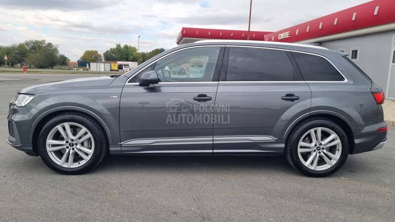 Audi Q7 S LINE