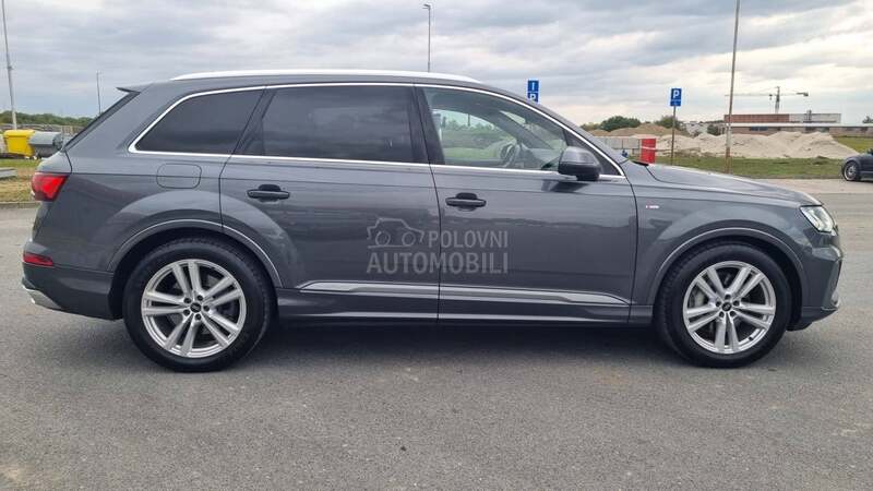 Audi Q7 S LINE