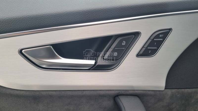 Audi Q7 S LINE
