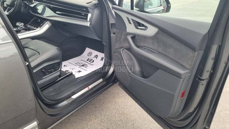 Audi Q7 S LINE