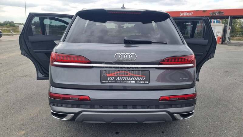 Audi Q7 S LINE