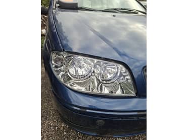desni far za Fiat Punto