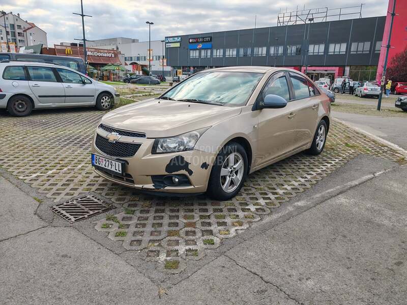 Chevrolet Cruze 1.6 LS plus