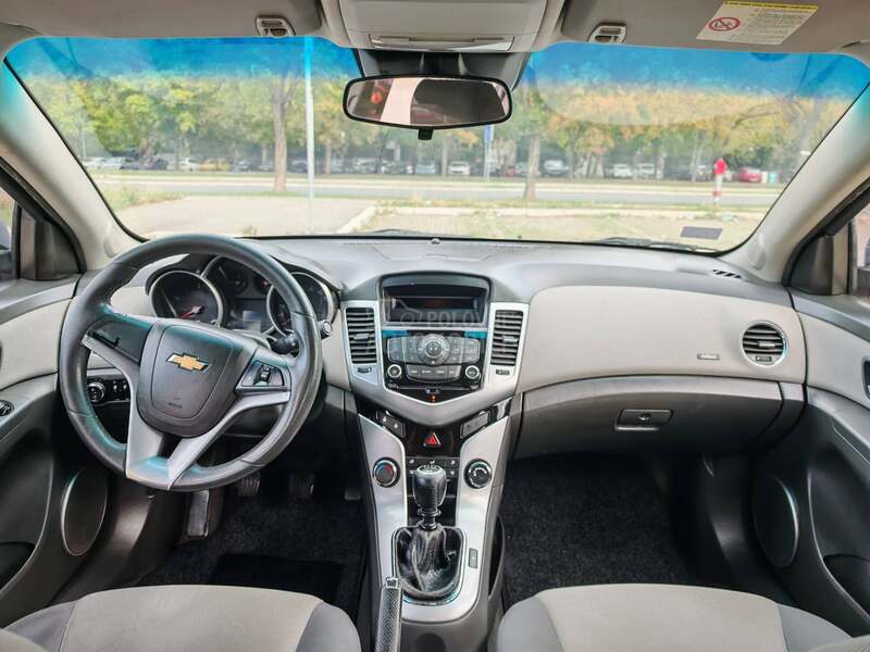 Chevrolet Cruze 1.6 LS plus