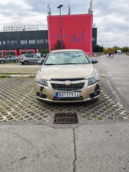 Chevrolet Cruze 1.6 LS plus