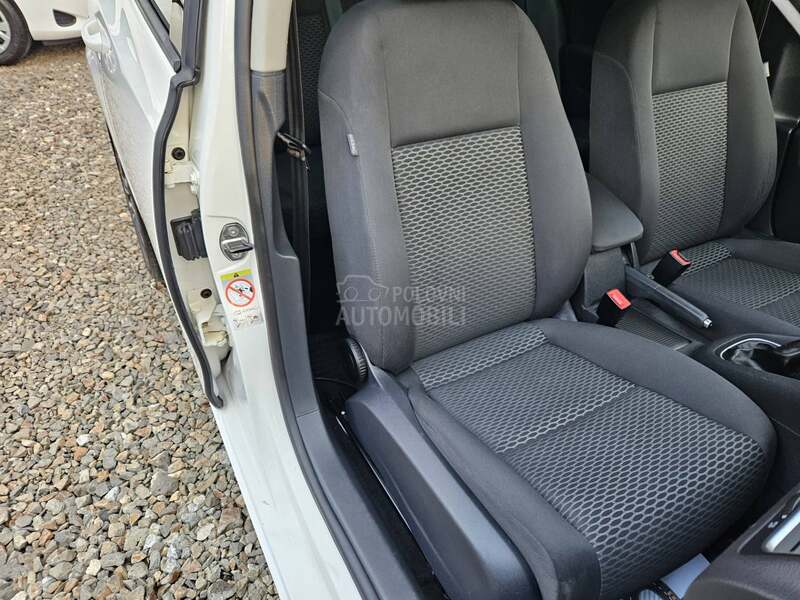 Volkswagen Golf 6 208.ooo  S.E.R.VISNA