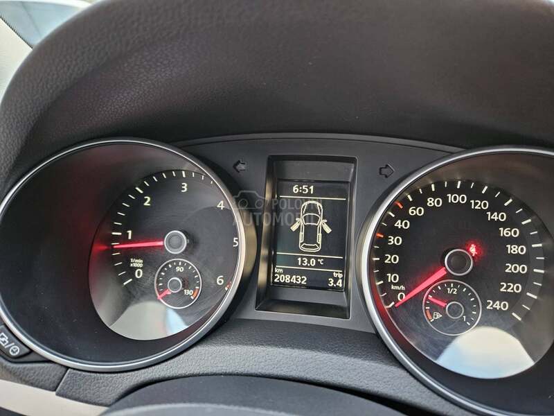 Volkswagen Golf 6 208.ooo  S.E.R.VISNA