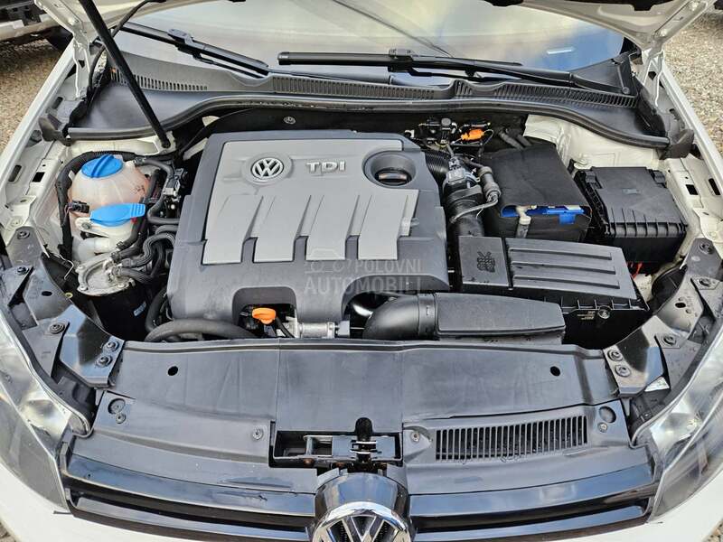 Volkswagen Golf 6 208.ooo  S.E.R.VISNA