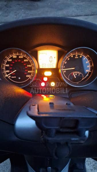 Piaggio MP3 b kategorija