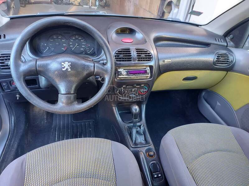 Peugeot 206 Povooljno