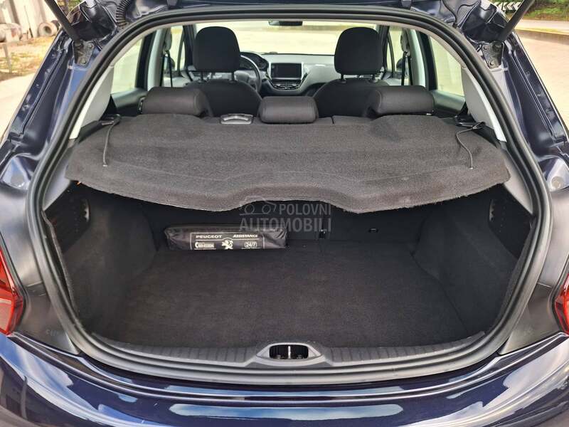 Peugeot 208 POGLEDATI TEXT