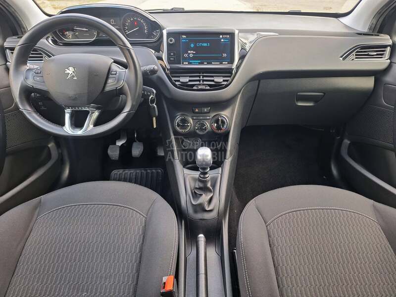Peugeot 208 POGLEDATI TEXT