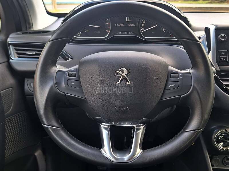 Peugeot 208 POGLEDATI TEXT
