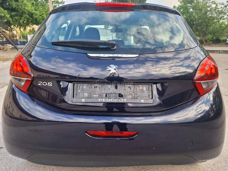 Peugeot 208 POGLEDATI TEXT