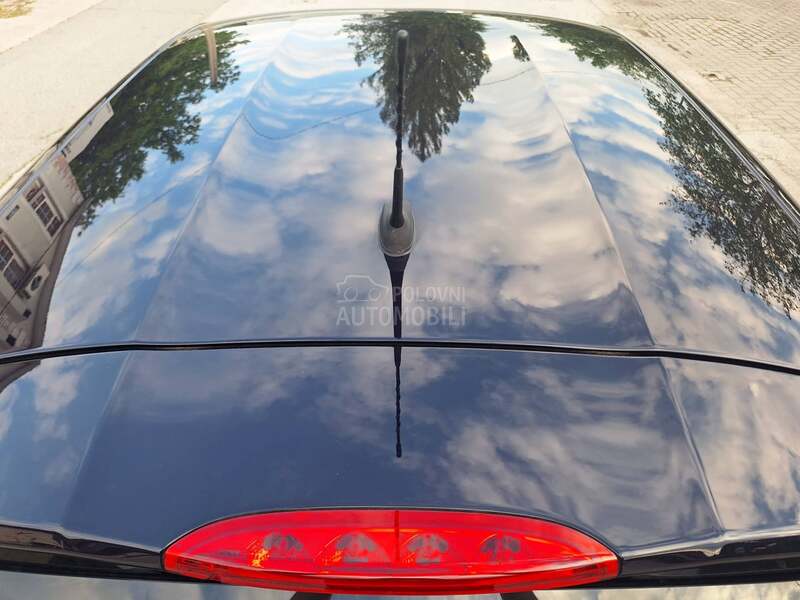 Peugeot 208 POGLEDATI TEXT