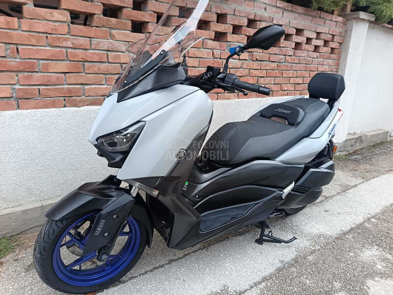 Yamaha X Max 300