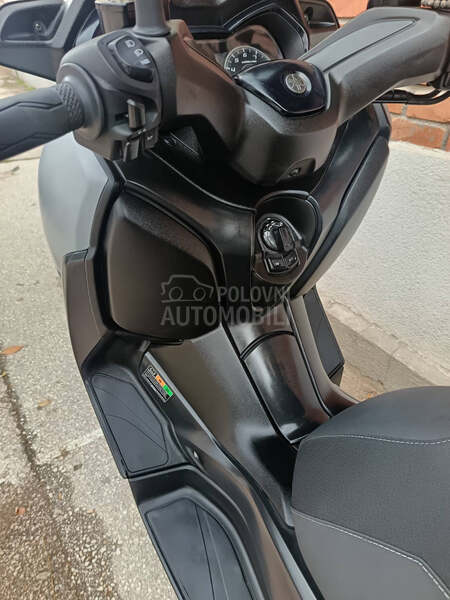 Yamaha X Max 300