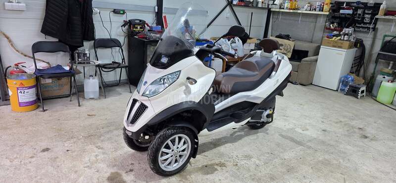 Piaggio MP3
