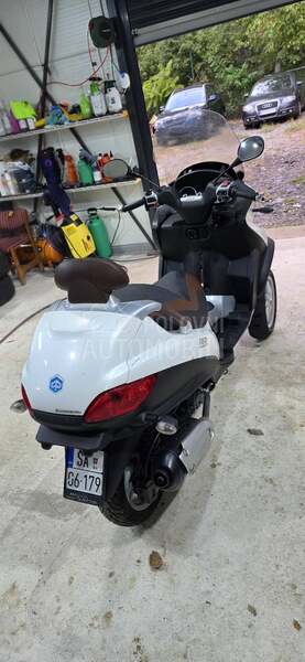 Piaggio MP3