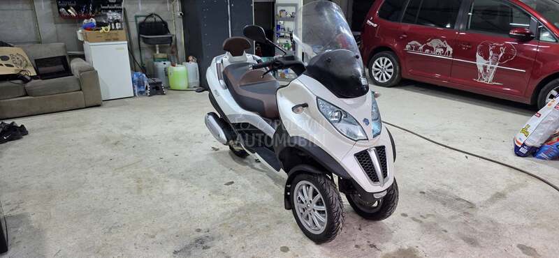 Piaggio MP3