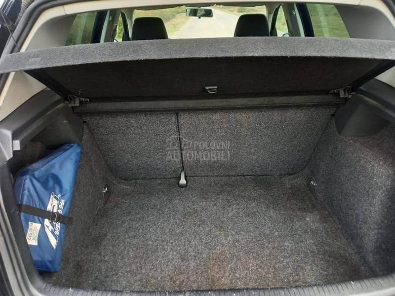 Volkswagen Golf 5 1.6. 8V
