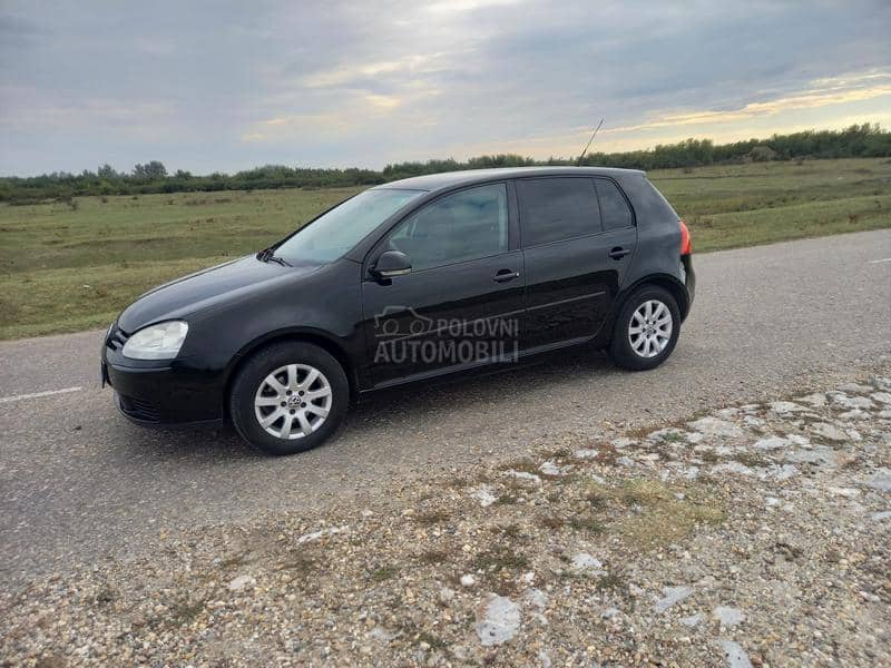 Volkswagen Golf 5 1.6. 8V