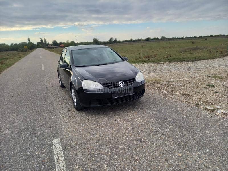 Volkswagen Golf 5 1.6. 8V