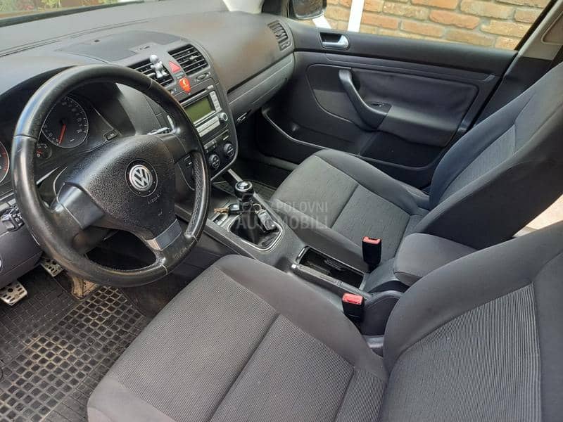 Volkswagen Golf 5 1.6. 8V