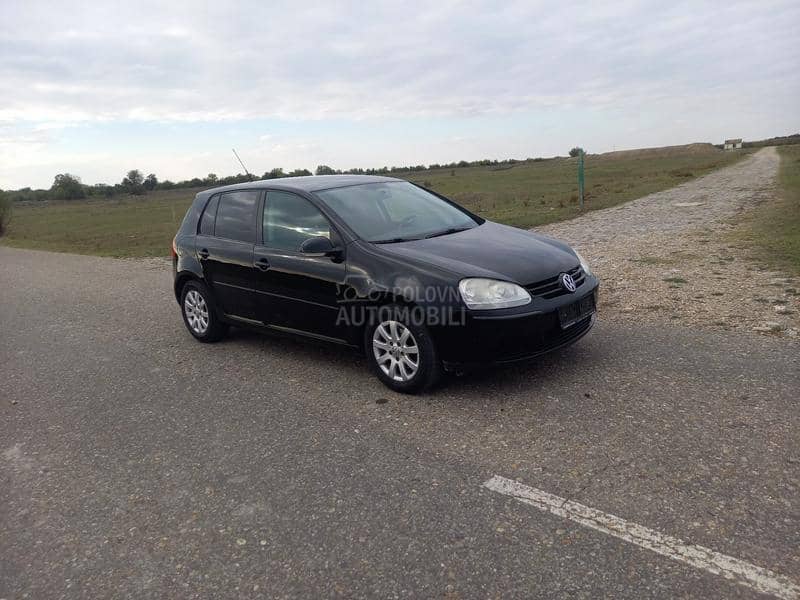 Volkswagen Golf 5 1.6. 8V