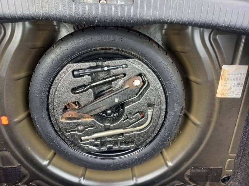 Volkswagen Golf 5 1.6. 8V