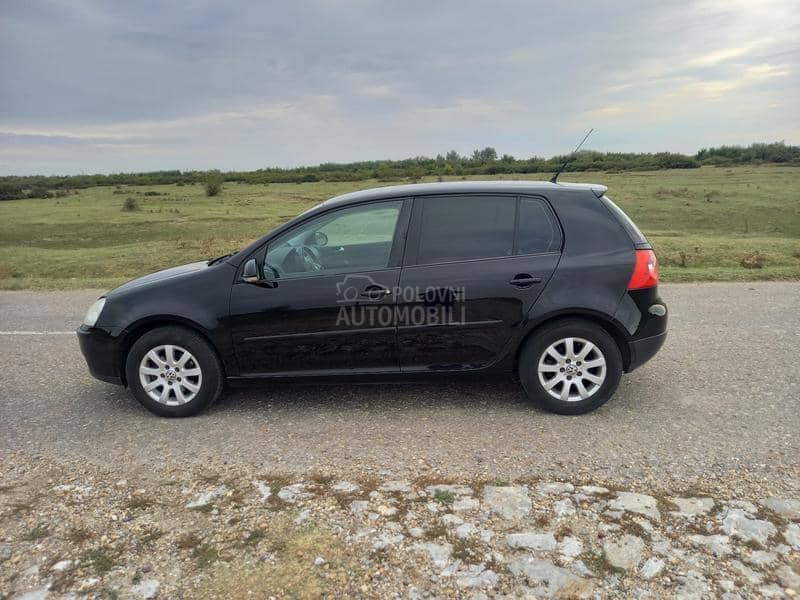 Volkswagen Golf 5 1.6. 8V