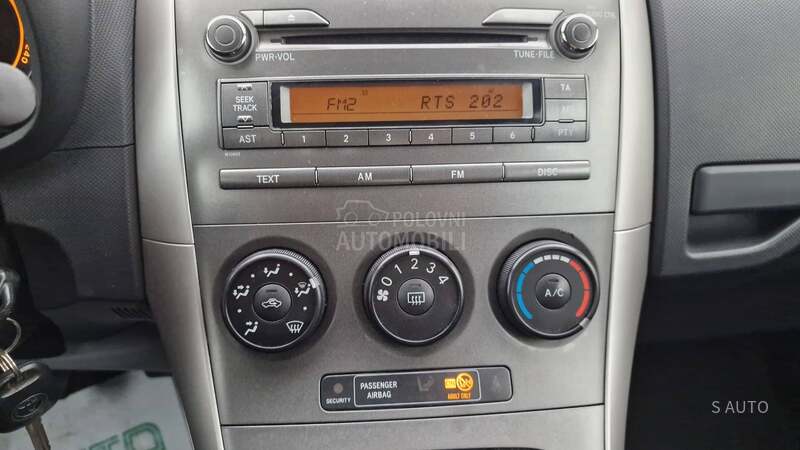 Toyota Auris KREDlTl BEZ UCESCA