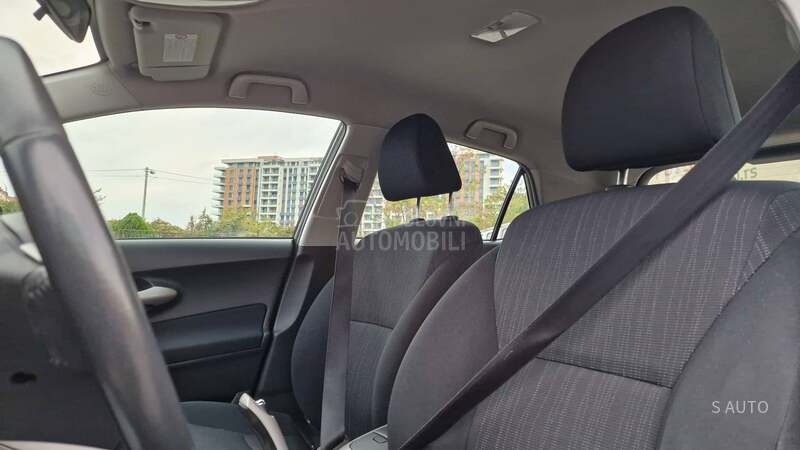 Toyota Auris KREDlTl BEZ UCESCA