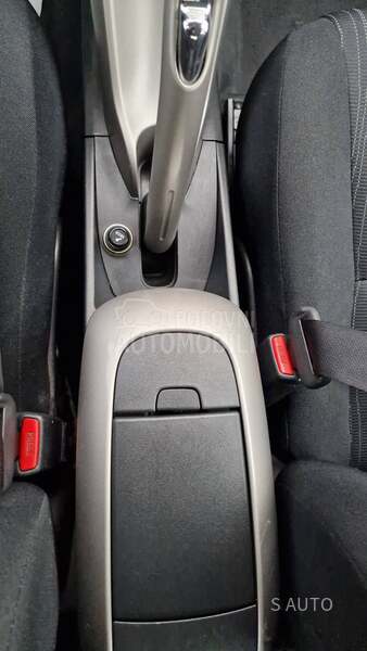 Toyota Auris KREDlTl BEZ UCESCA