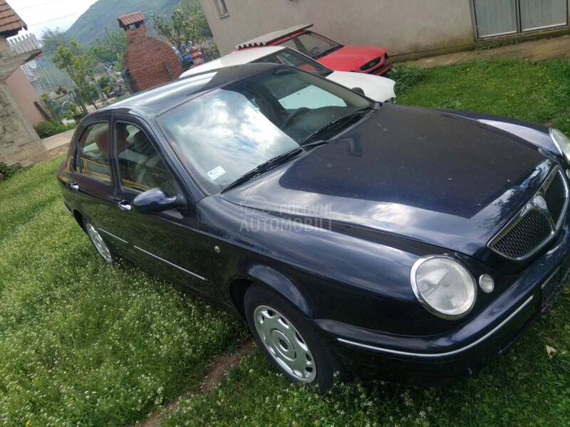 Lancia Lybra 