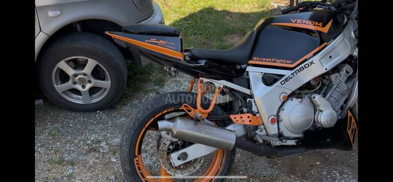 Yamaha FZR