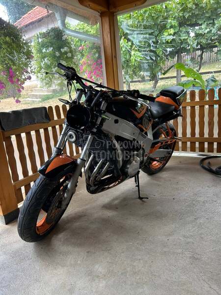 Yamaha FZR