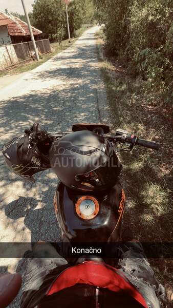Yamaha FZR