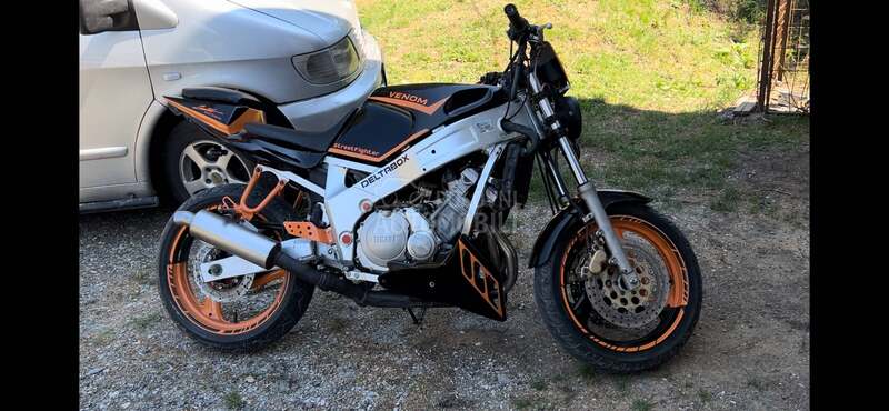Yamaha FZR