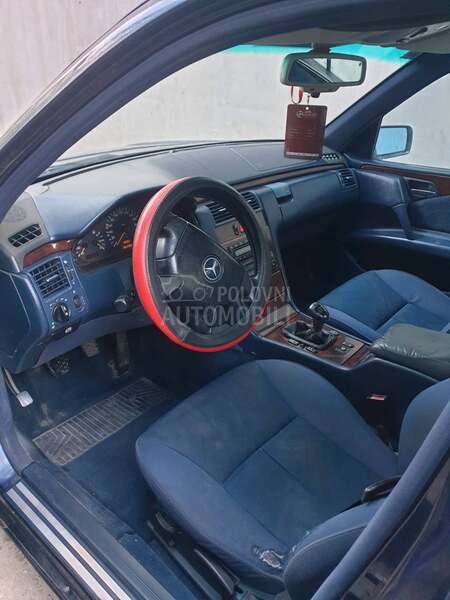 Mercedes Benz E 200 