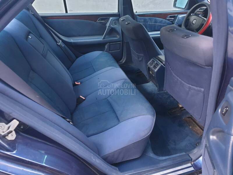 Mercedes Benz E 200 