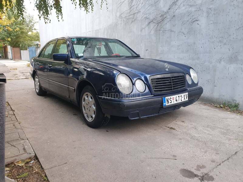 Mercedes Benz E 200 