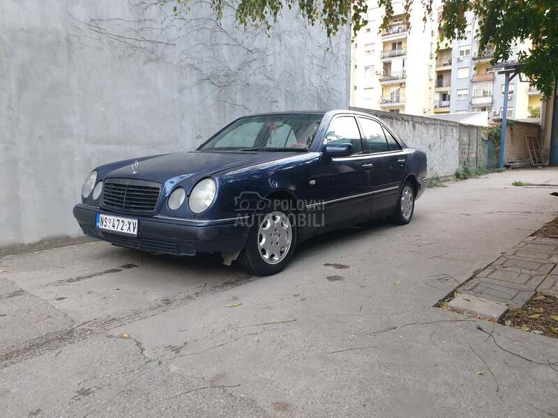 Mercedes Benz E 200 